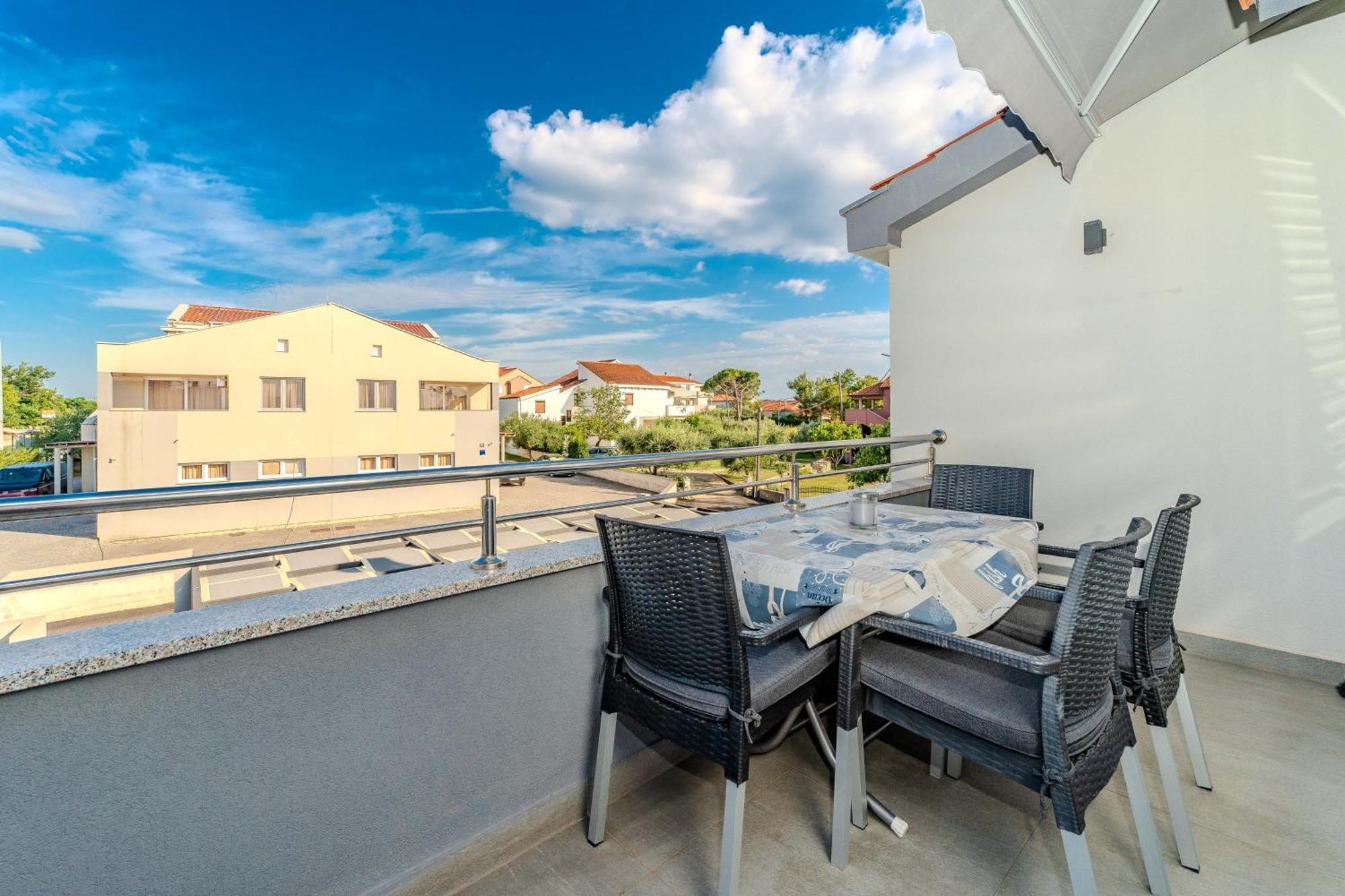 Apartments Dalmatia (Adults Only) Privlaka  Bagian luar foto
