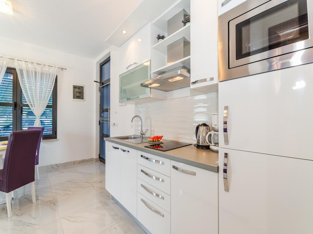 Apartments Dalmatia (Adults Only) Privlaka  Bagian luar foto