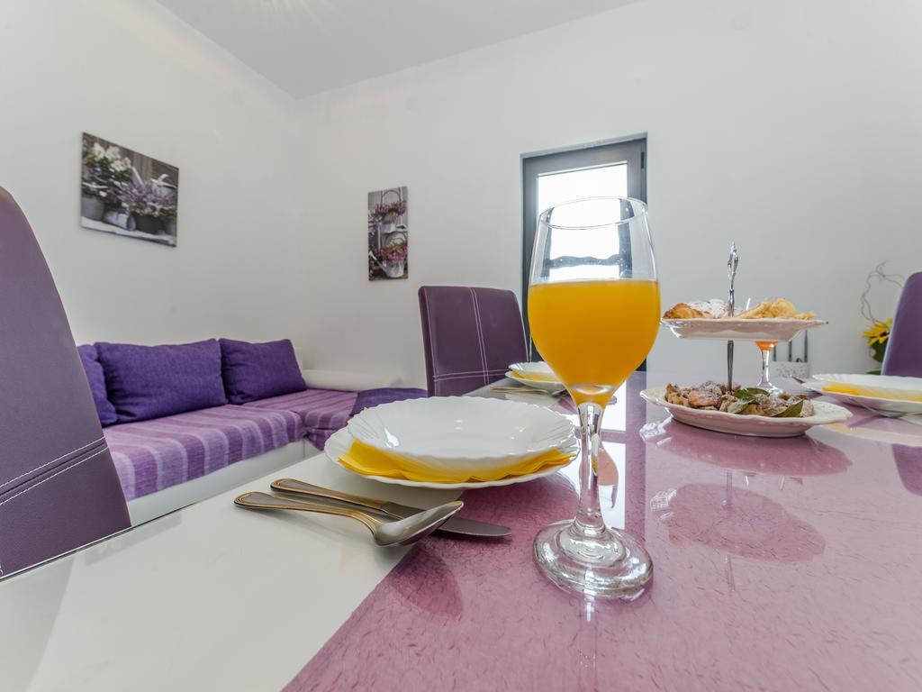 Apartments Dalmatia (Adults Only) Privlaka  Bagian luar foto