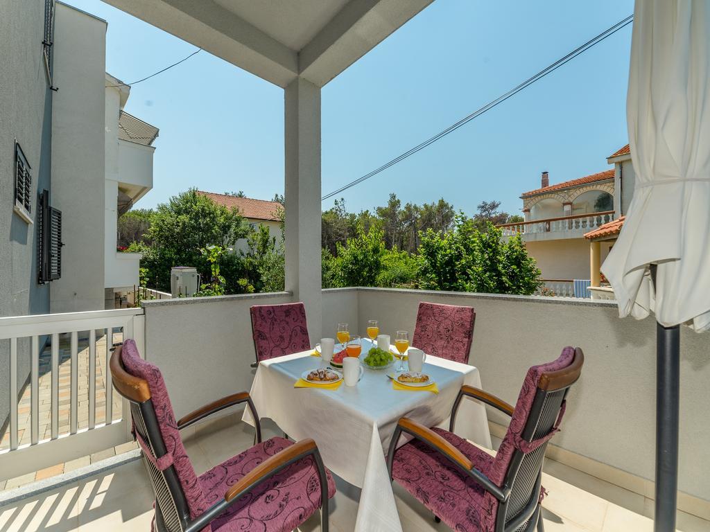 Apartments Dalmatia (Adults Only) Privlaka  Bagian luar foto