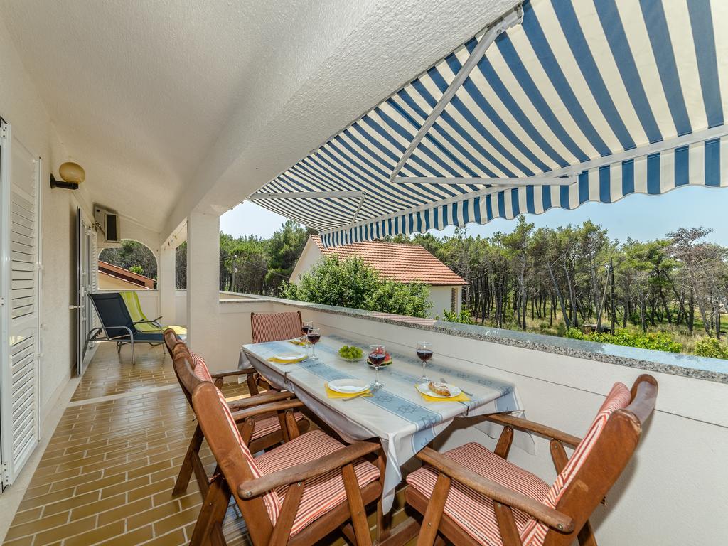 Apartments Dalmatia (Adults Only) Privlaka  Bagian luar foto