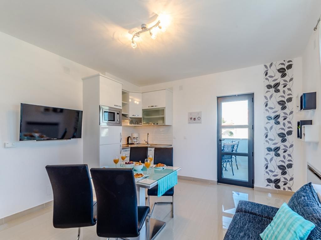 Apartments Dalmatia (Adults Only) Privlaka  Bagian luar foto