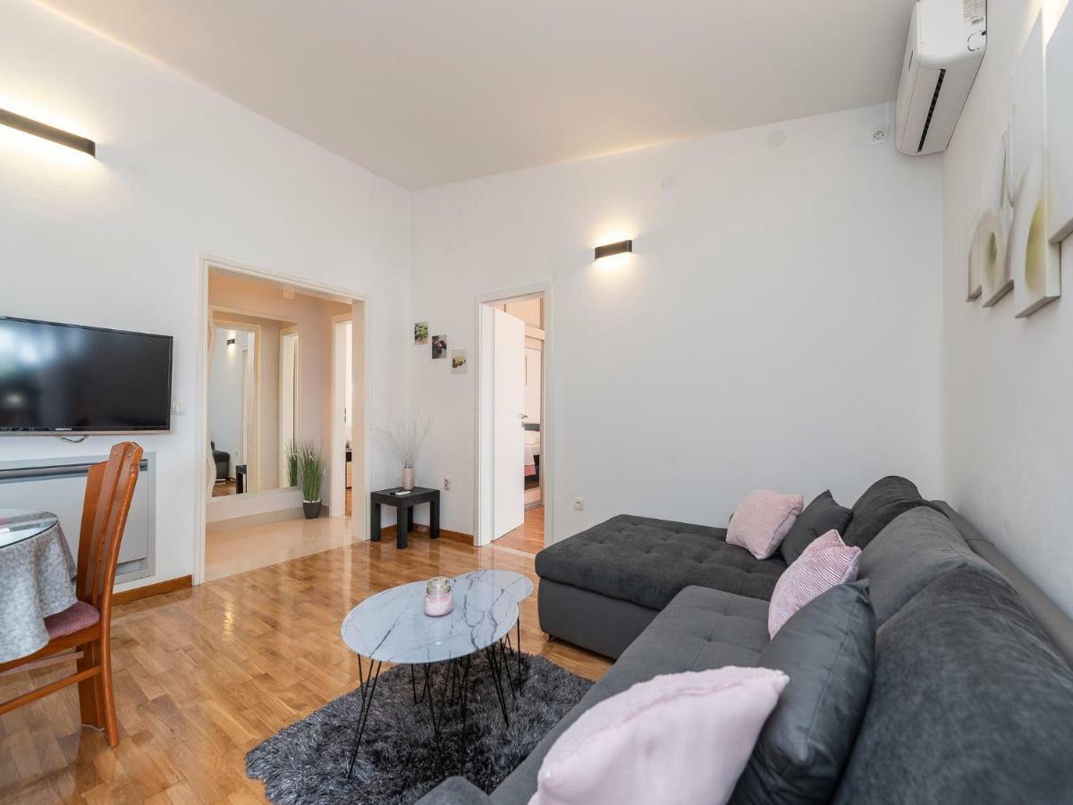 Apartments Dalmatia (Adults Only) Privlaka  Bagian luar foto