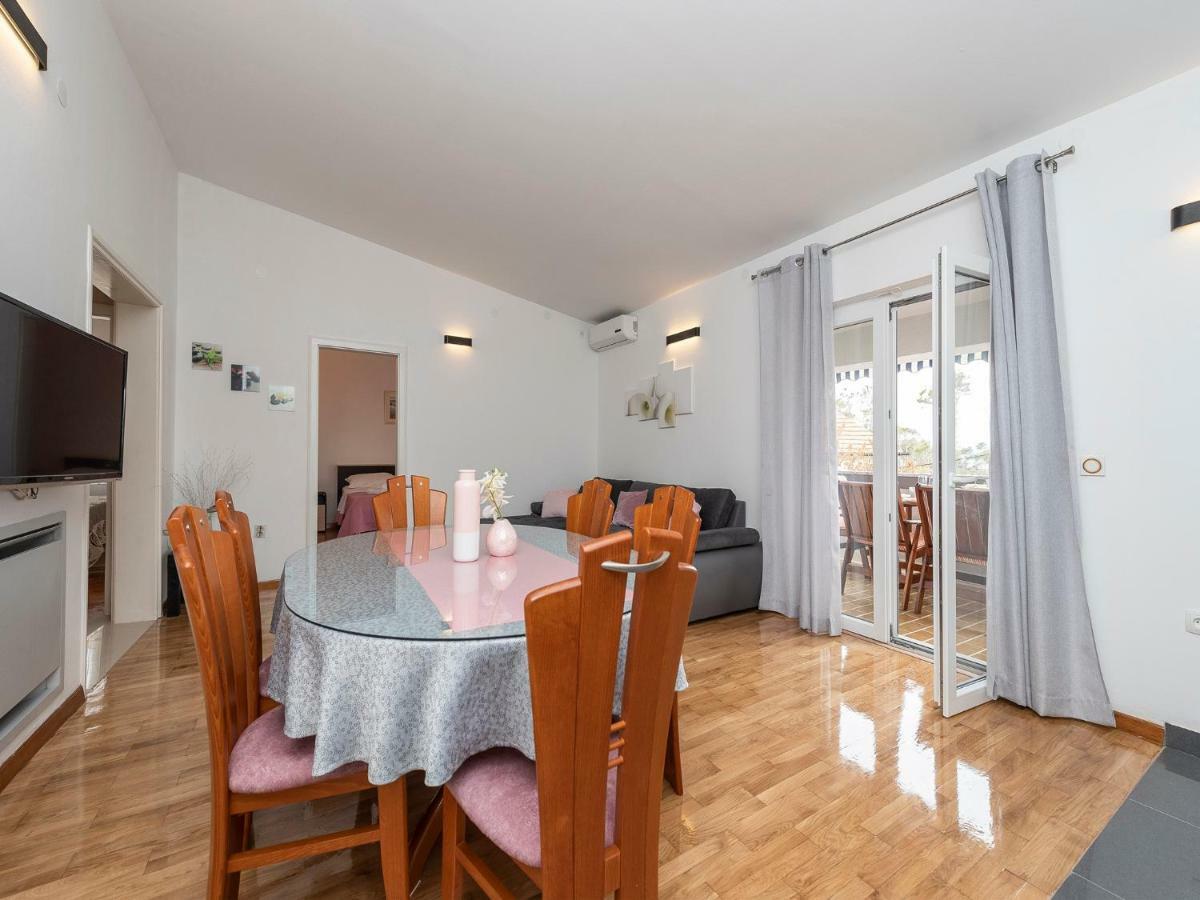 Apartments Dalmatia (Adults Only) Privlaka  Bagian luar foto
